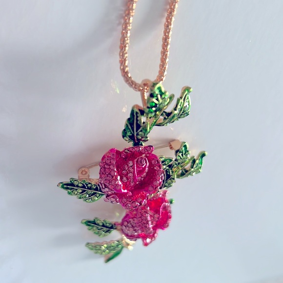 Betsey Johnson Style Necklace Crystal Roses Pendant Chain - Picture 4 of 13